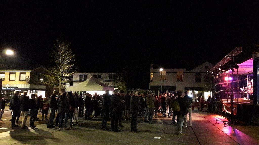 Publiek bij optreden Daily Folk 14-4-2018